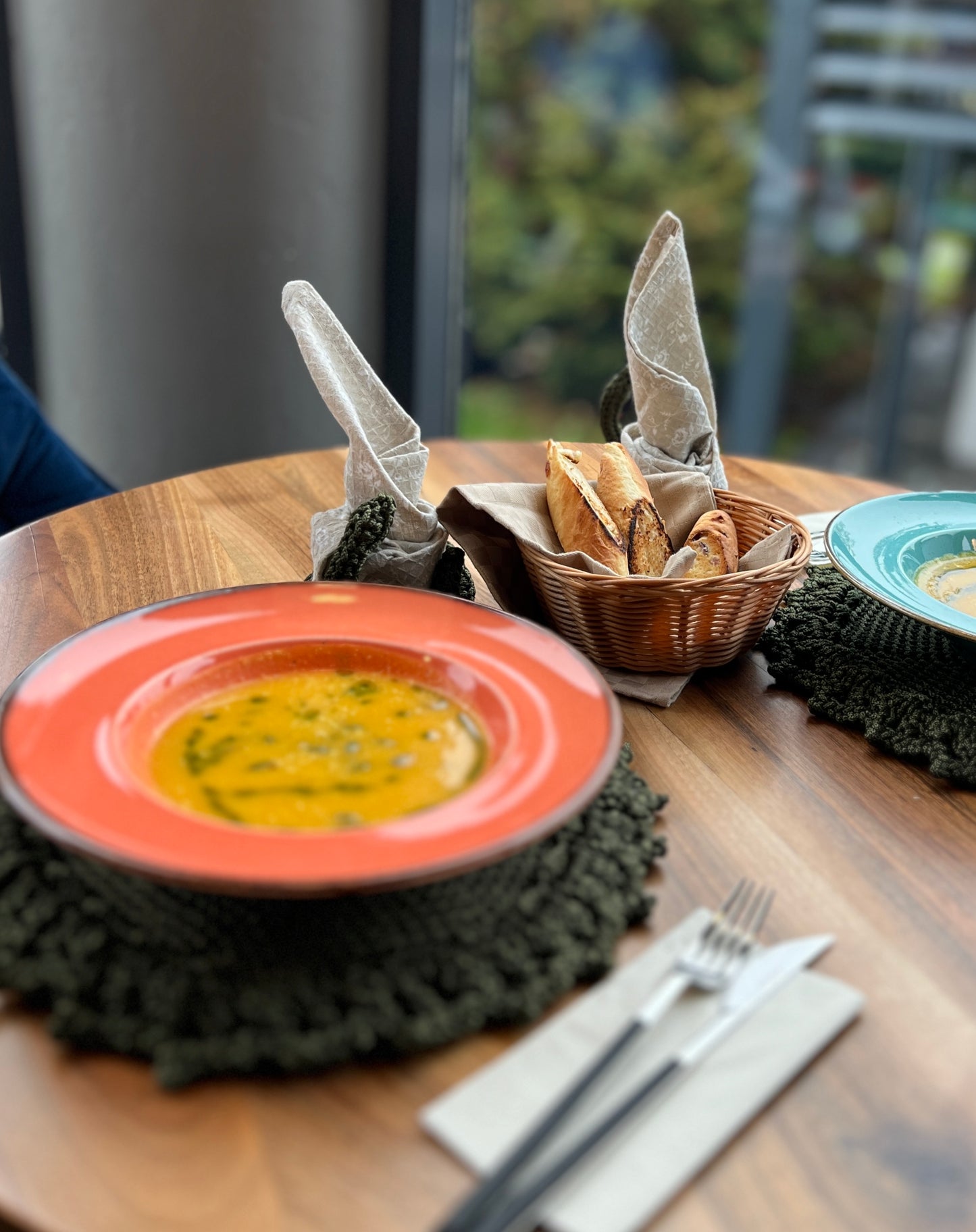Dining Set «Snake Charm» Ø33