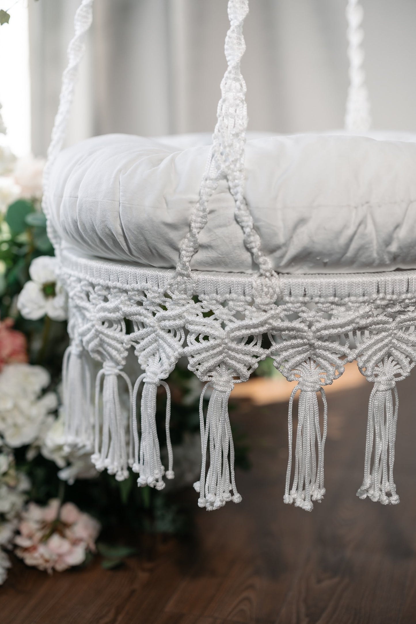 Hanging Designer Seat «Blanc Elegance»