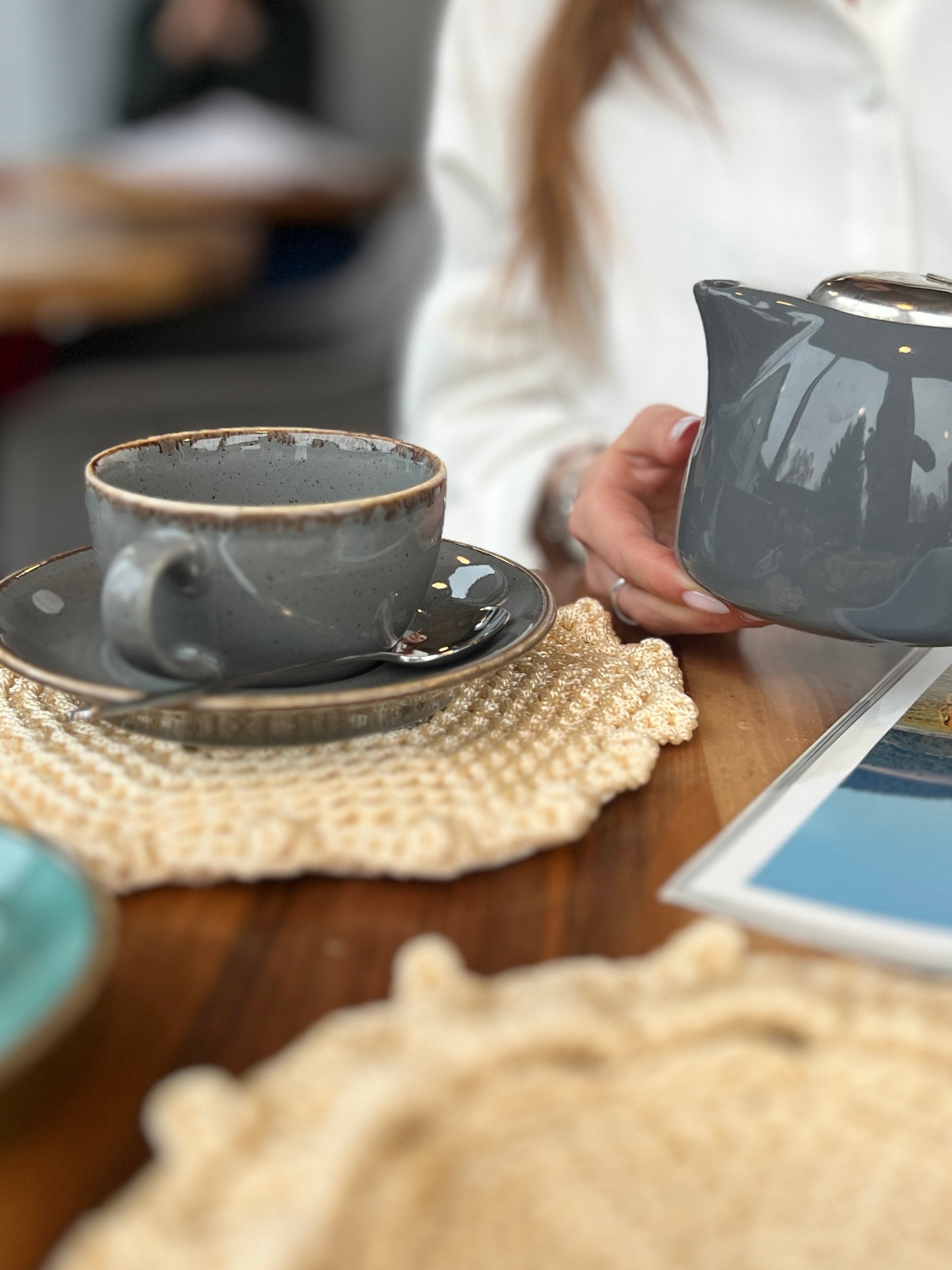 Knitted saucer mat